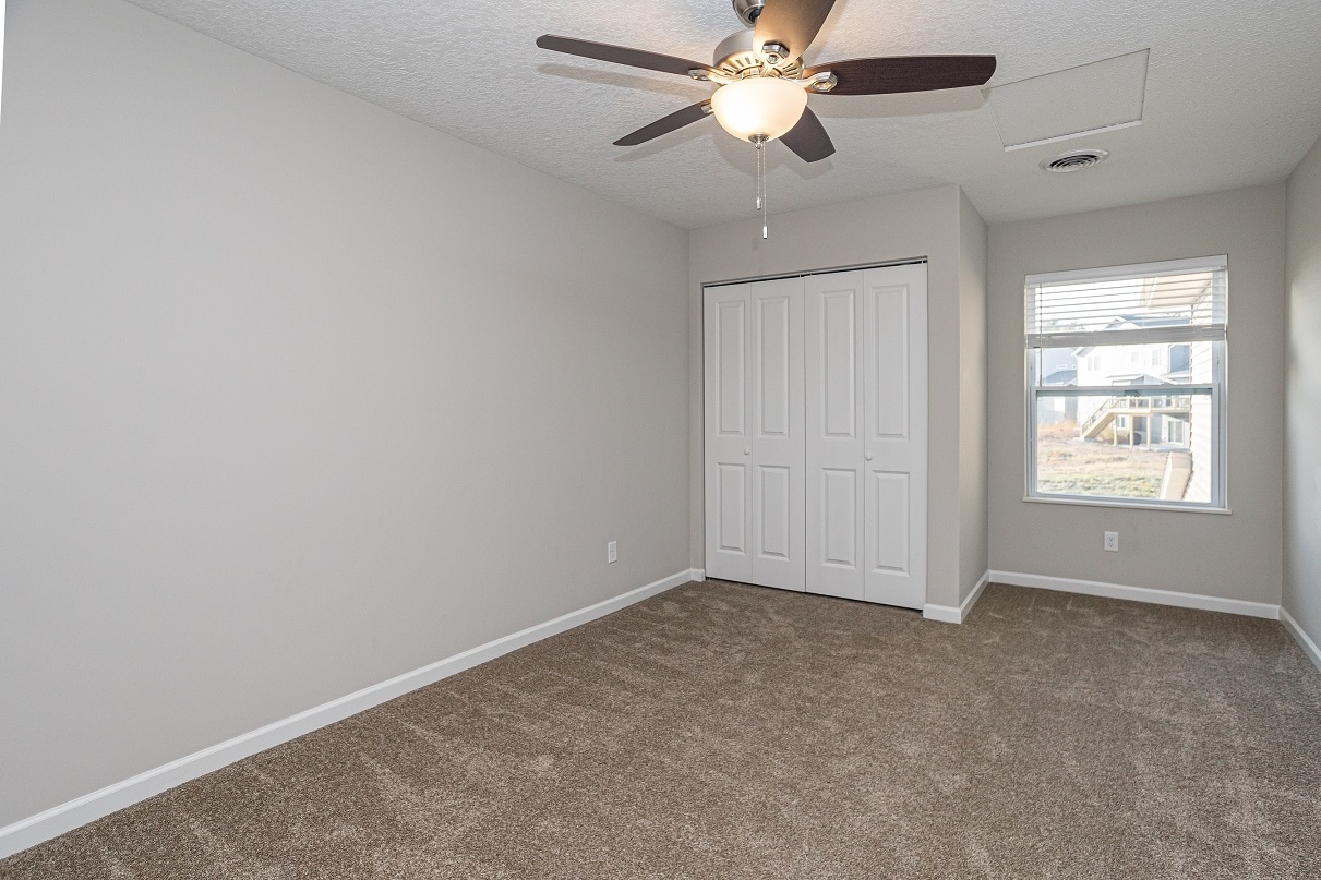 Building Photo - 3330 Glenbrook Cir S