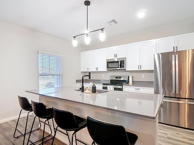 Building Photo - 1504 Hummingbird Rd