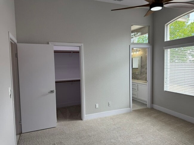 Building Photo - STUNNING 3BD/2BA SINGLE STORY BEAUTY IN THE HEART OF THE SOUTHWEST!!  **GORGEOUSLY REMODELED!! **...