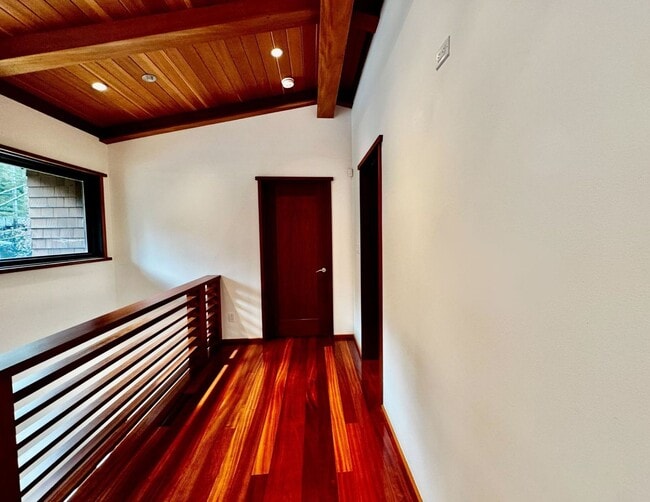 Building Photo - Private. Polished. Perfectly Larkspur.