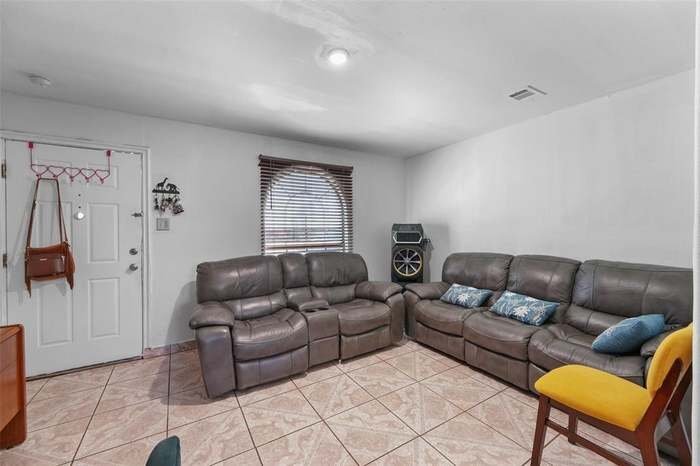 Building Photo - 11405 Blossom Cir