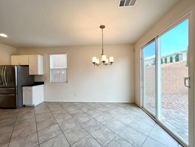 Building Photo - 9198 Valley Betica Ave