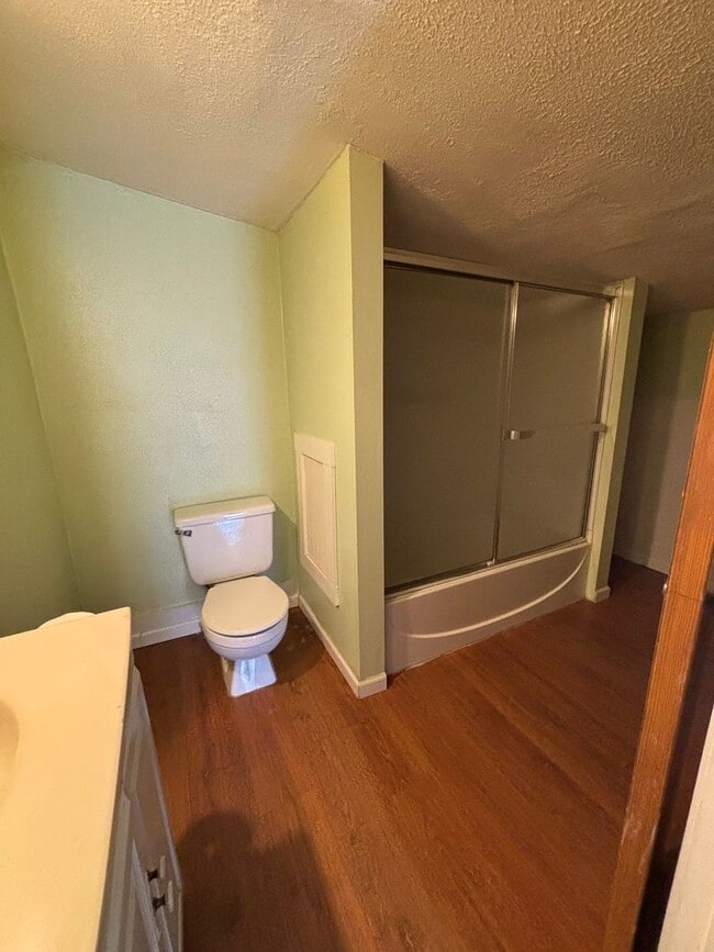 Building Photo - 334O