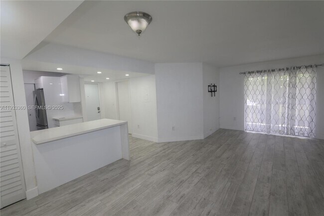 Building Photo - 10755 SW 108th Ave