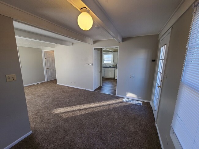 Building Photo - 2 Bedroom Home in Normal