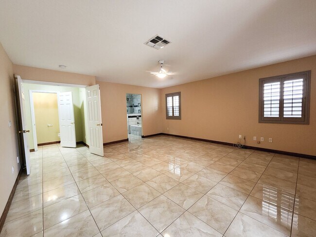 Building Photo - Marshall Ranch 5 bedroom!!  Available Now.
