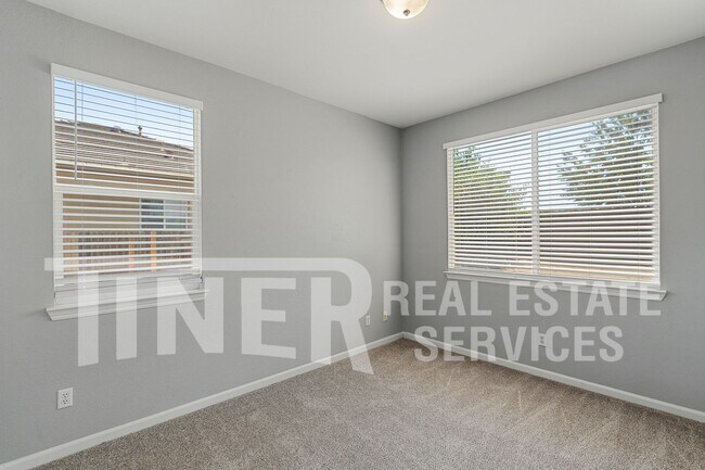 Building Photo - 8287 Lauffer Way