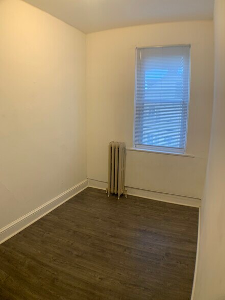Bedroom 4 - 402 S Lime St