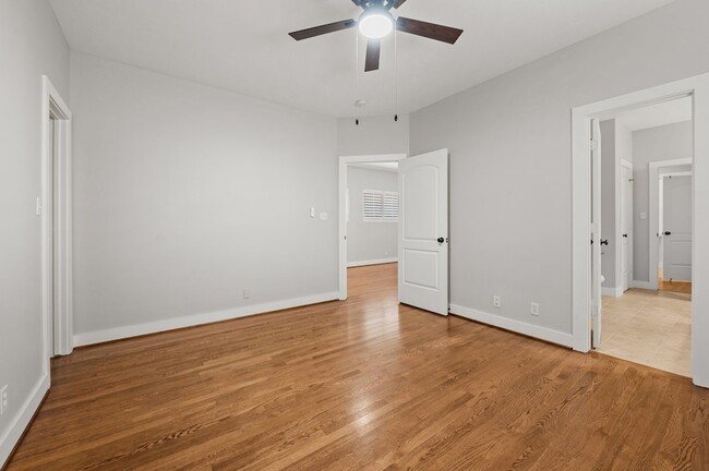 Building Photo - 1448 Nashua St