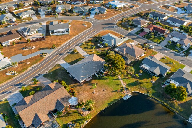 Building Photo - 1808 N Pebble Beach Blvd