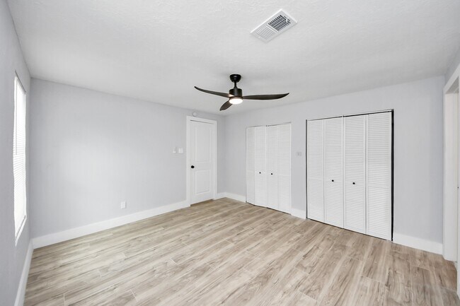 Building Photo - 503 Schilling Ave