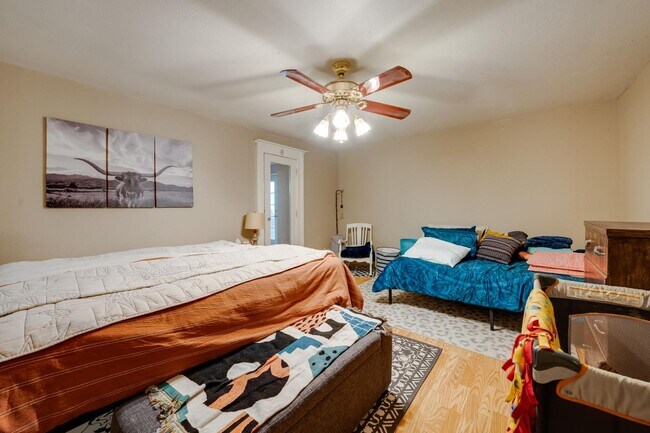 Building Photo - 12707 Leo Ln