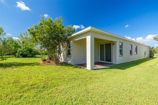 Building Photo - 7222 Paradiso Dr