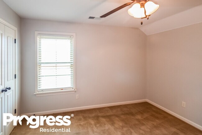 Building Photo - 5823 Bedford Pl