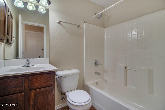 Building Photo - 14299 Desert Point Dr