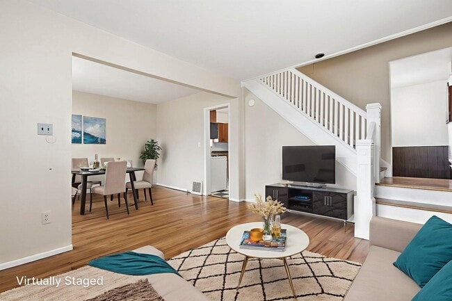 Building Photo - 314 W Muir Ave