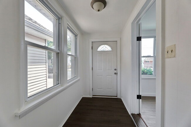 Building Photo - 26 Harrison Ave