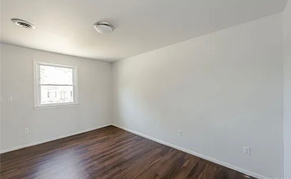 Building Photo - 1511 Sunnyside Ave