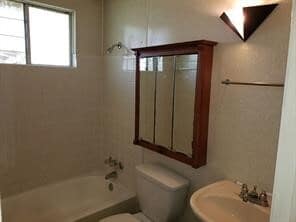 Building Photo - 2410 Morewood Dr