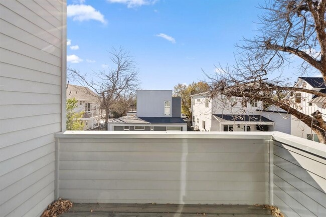 Building Photo - 1904 E 17th St