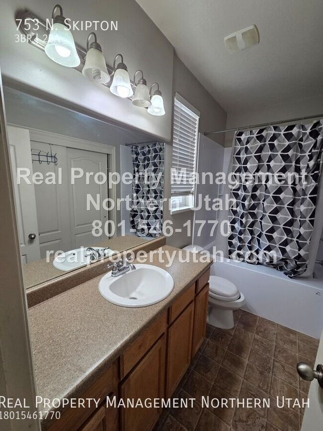 Building Photo - 753 N. Skipton-