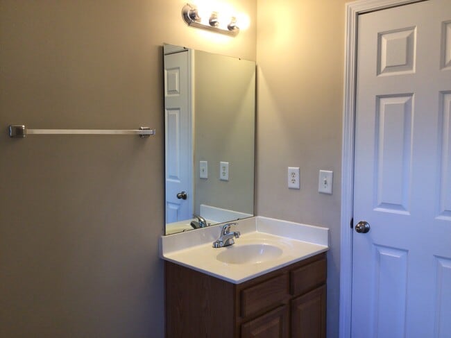 Building Photo - 3104 Olustee Dr