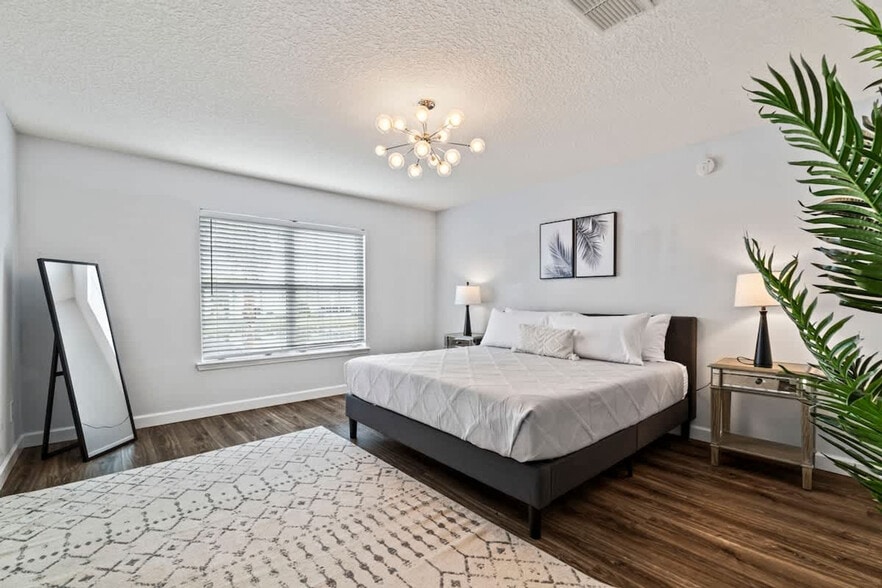 Building Photo - 1651 Hawkins Cove Dr W