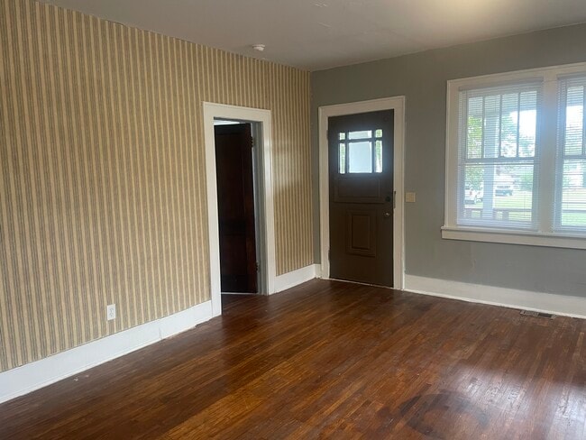 Building Photo - 223 S Phoenix Ave