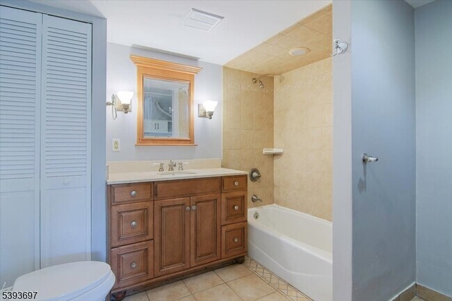 Building Photo - 301 Riverview Rd