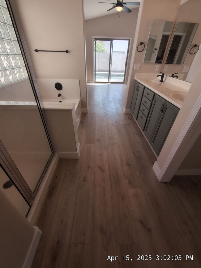 Building Photo - SPACIOUS and beautifully remodeled home! E...