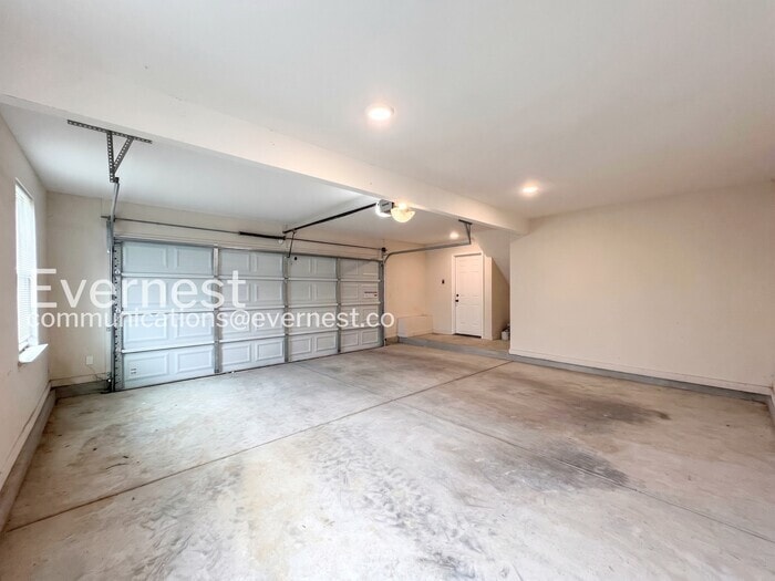 Building Photo - 4876 Reunion Dr