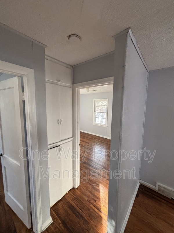 Building Photo - 1912 N Grove St