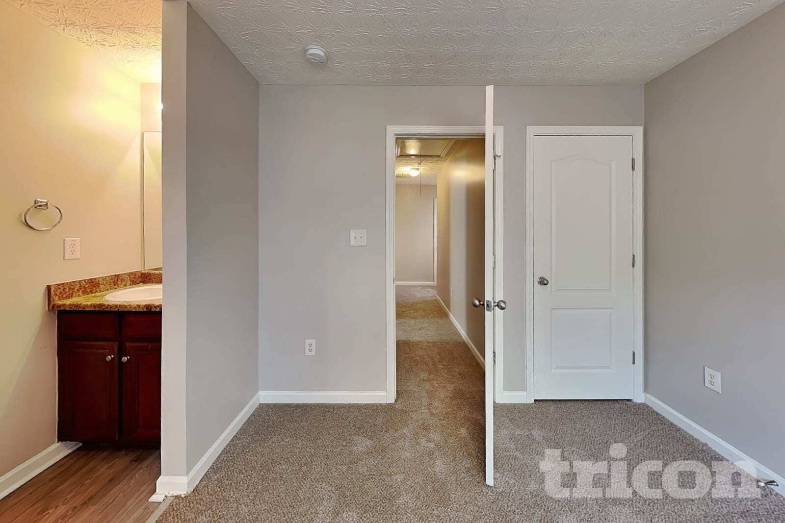 Building Photo - 1047 Wedgewood Ct NE