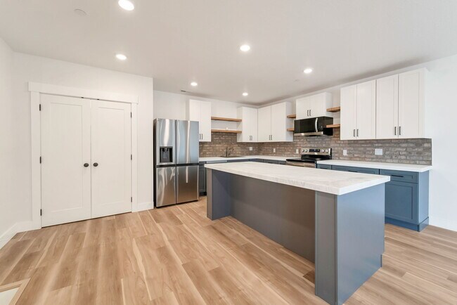 Building Photo - 14534 S Shaggy Mountain Rd