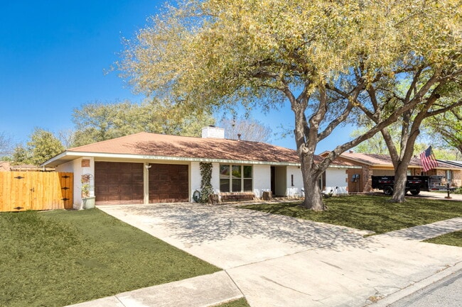 Building Photo - 5259 Prince Valiant Dr
