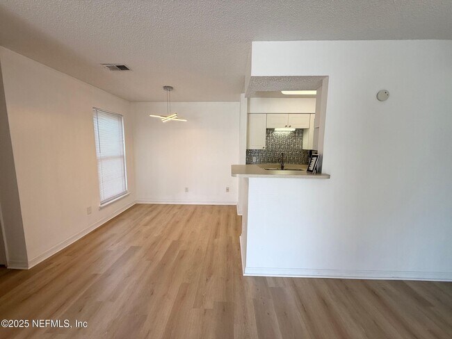 Building Photo - 10200 Belle Rive Blvd