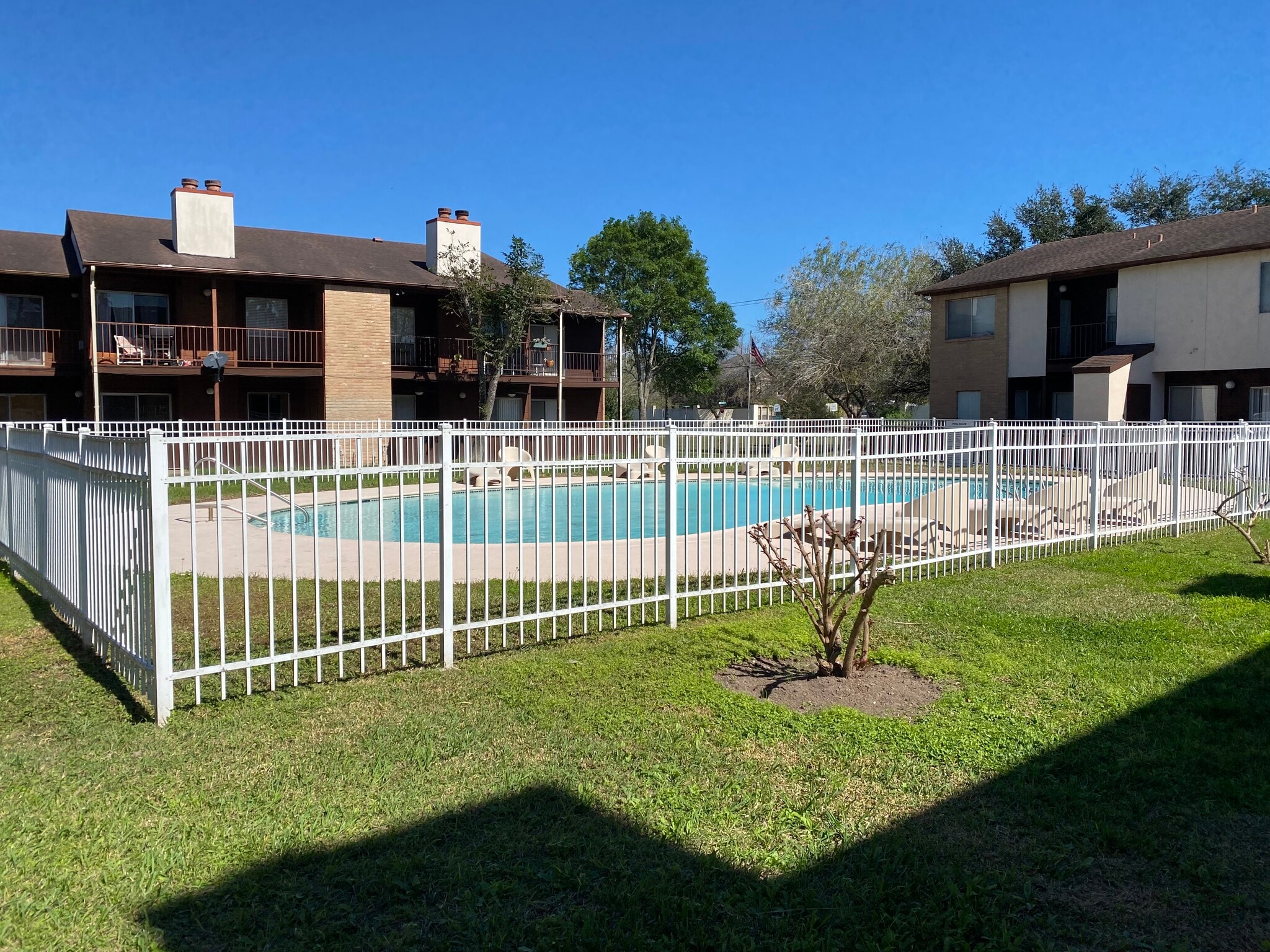 Building Photo - 4601 Carmen Ave