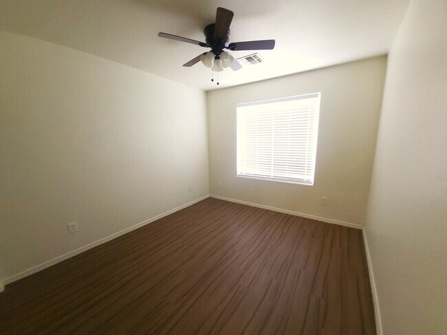 Building Photo - Spacious 3BR Phx Home for Rent!