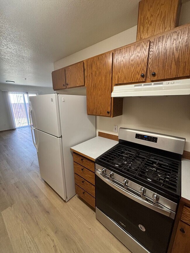 Building Photo - 211 N Lava