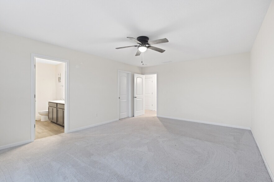 Building Photo - 1375 Theodore Dr