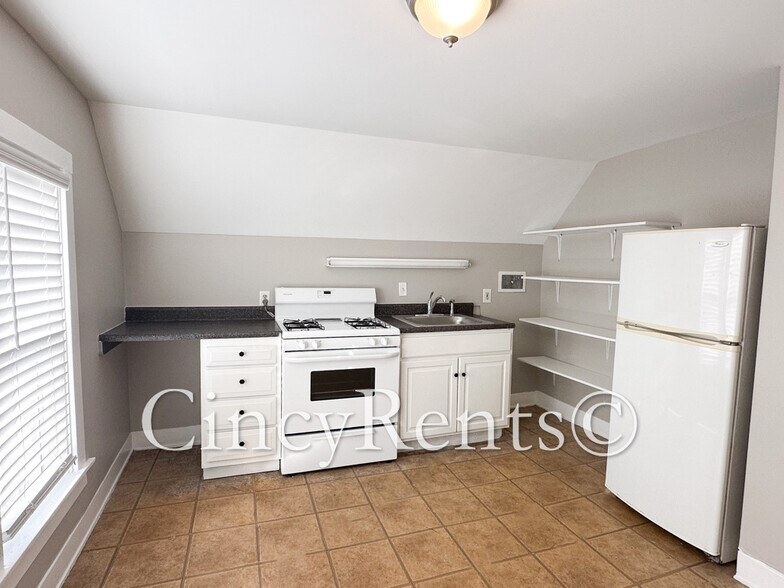 Building Photo - 2217 Feldman Ave