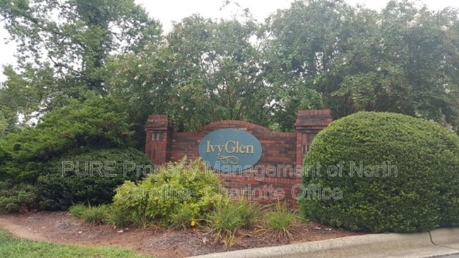 Building Photo - 711 Ivy Glen Dr