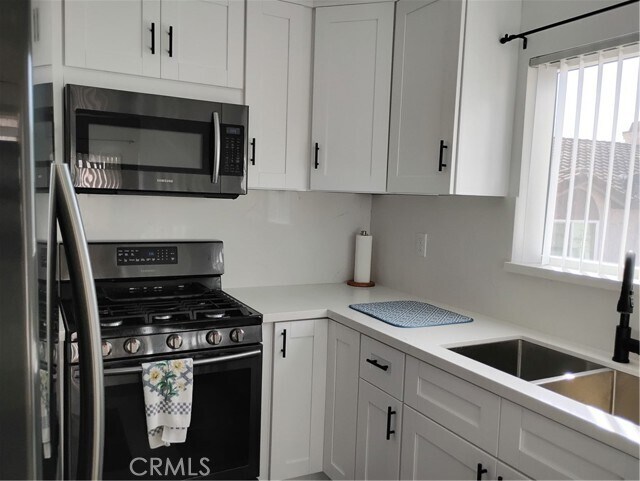 Building Photo - 428 Golden Springs Dr