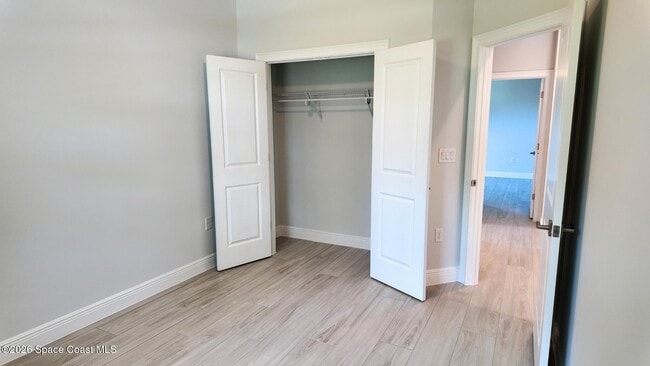 Building Photo - 414 Grove Ln