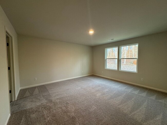 Building Photo - Newer 4BR 2.5BA Home!