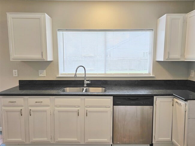 Building Photo - 6103 Wolfboro Dr