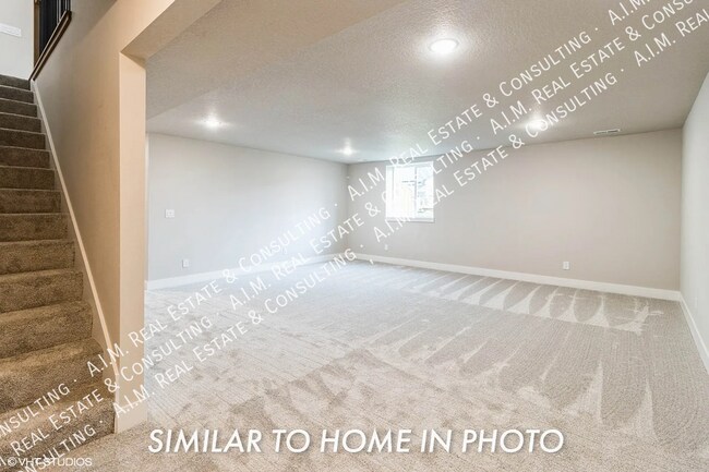 Building Photo - 3302 NE Fawn Ln