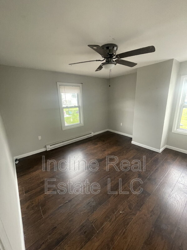 Building Photo - 124 13th St