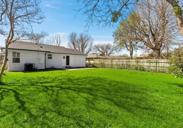 Building Photo - 2315 Housley Dr