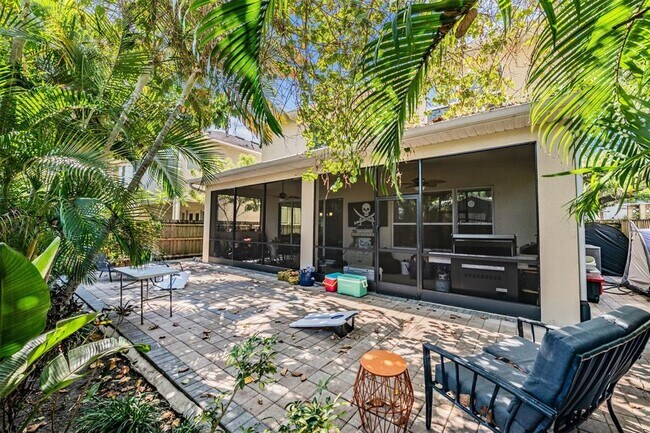 Building Photo - 3007 W Palmira Ave